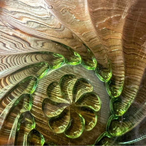 Vintage MCM Hazel Atlas Avocado Green Seashell Swirl Bowl 9" - Picture 5 of 5